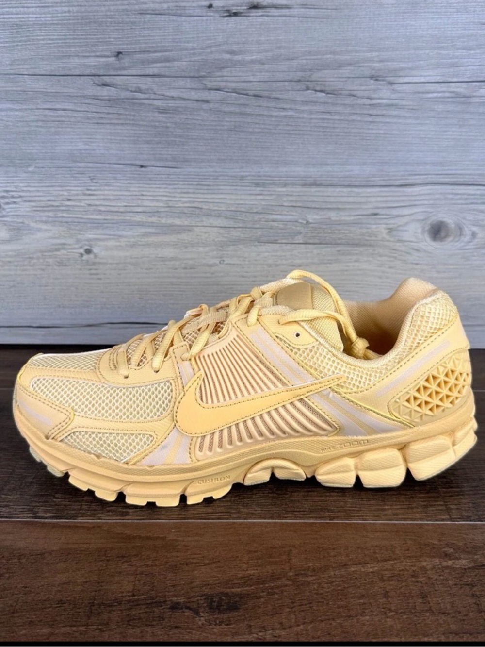 Nike Vomero 5 - Celestial Gold - Picture 2 of 9